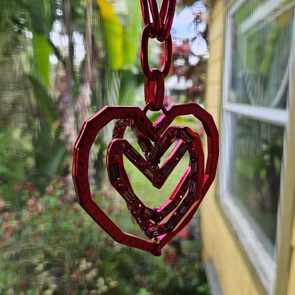 ❤️🏩Betsey Johnson 3-D HEART Statement Necklace - NWT🏩❤️ - Picture 11 of 16